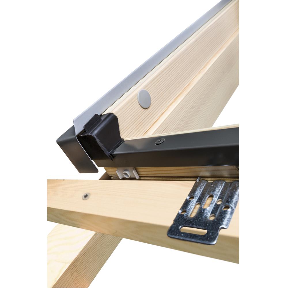 Окно мансардное Fakro Profi FTP-V U4 ThermoPro 114*140см дерево, лак ручка снизу двухкамерный Окно мансардное Fakro Profi FTP-V U4 ThermoPro 114*140см дерево, лак ручка снизу двухкамерный